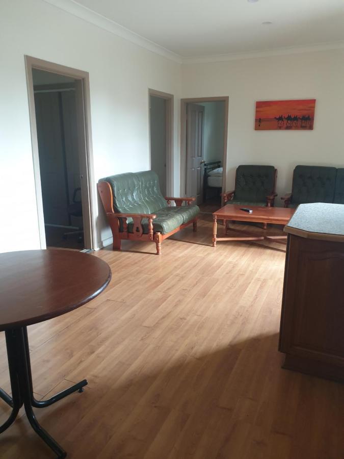 Newell Hwy Caravan Park Паркс Екстер'єр фото