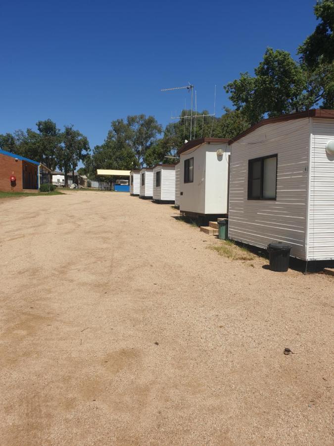 Newell Hwy Caravan Park Паркс Екстер'єр фото